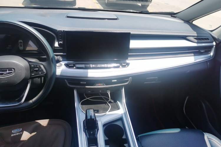 Used Geely Auto Jiajie 2023 Geely Jiaji L 1.5TD DCT Luxury Model Audio And AC Panel