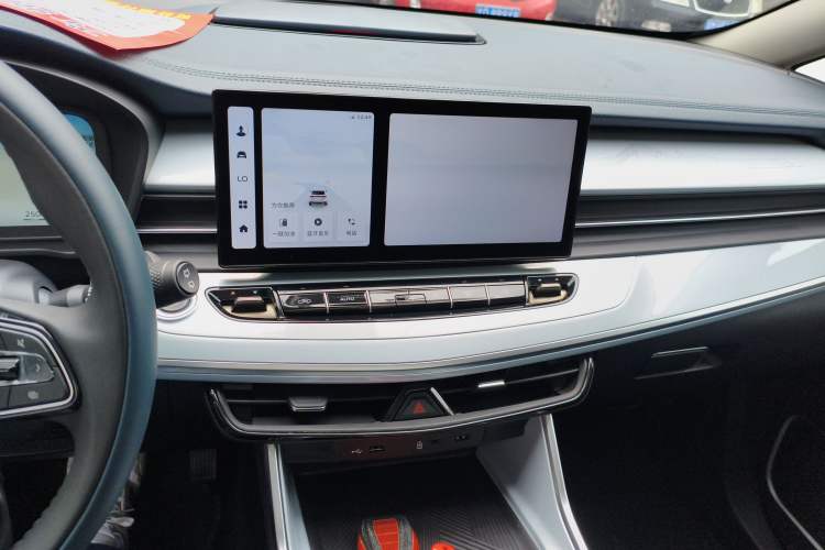 Used Geely Auto Jiajie 2023 Geely Jiaji L 1.5TD DCT Luxury Model Audio And AC Panel