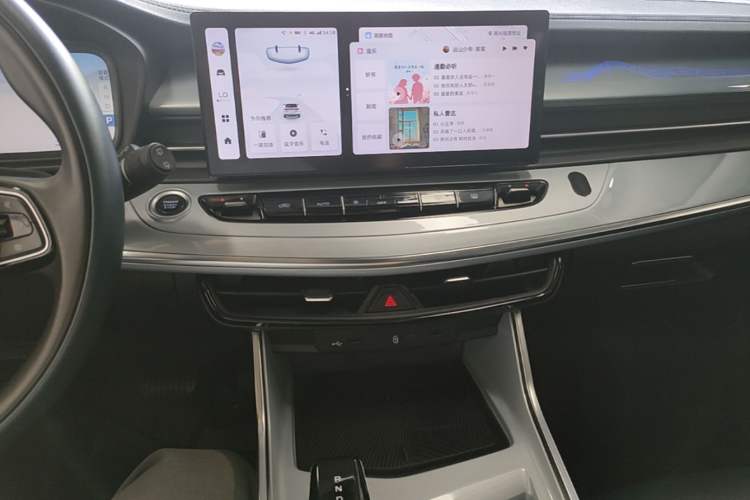 Used Geely Auto Jiajie 2023 Geely Jiaji L 1.5TD DCT Luxury Model Audio And AC Panel