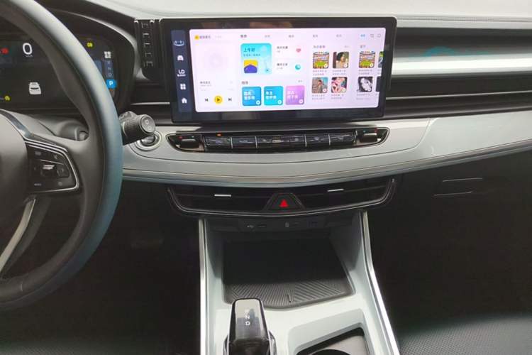 Used Geely Auto Jiajie 2023 Geely Jiaji L 1.5TD DCT Luxury Model Audio And AC Panel