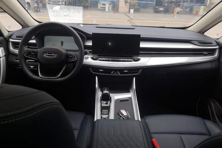 Used Geely Auto Jiajie 2023 Geely Jiaji L 1.5TD DCT Comfort Edition Center Console