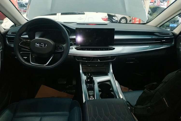 Used Geely Auto Jiajie 2023 Geely Jiaji L 1.5TD DCT Luxury Model Center Console