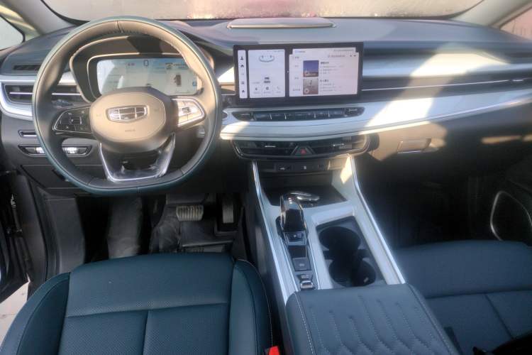 Used Geely Auto Jiajie 2023 Geely Jiaji L 1.5TD DCT Luxury Model Center Console