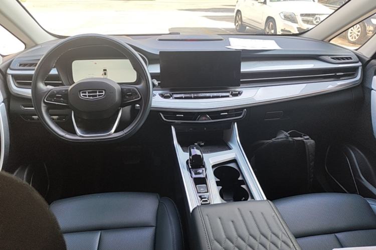 Used Geely Auto Jiajie 2023 Geely Jiaji L 1.5TD DCT Luxury Model Center Console