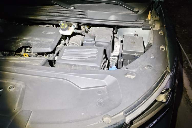 Used Geely Auto Jiajie 2023 Geely Jiaji L 1.5TD DCT Luxury Model Engine Bay Left