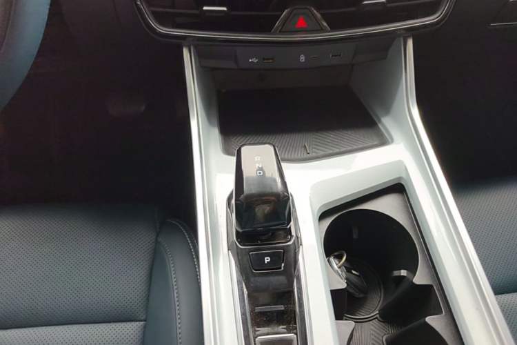 Used Geely Auto Jiajie 2023 Geely Jiaji L 1.5TD DCT Luxury Model Gear Lever