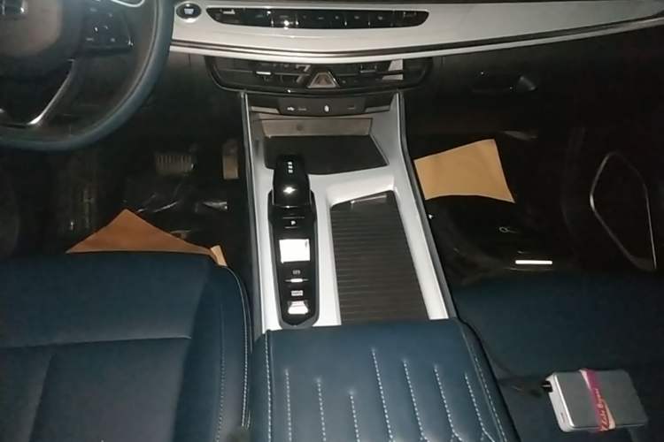 Used Geely Auto Jiajie 2023 Geely Jiaji L 1.5TD DCT Luxury Model Gear Lever
