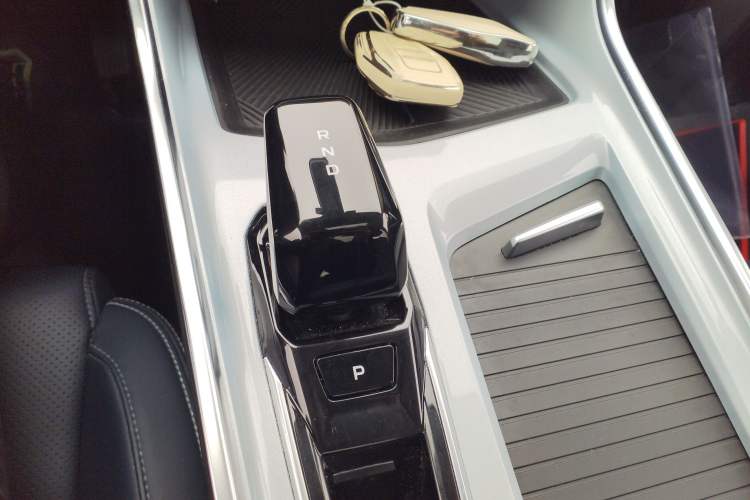 Used Geely Auto Jiajie 2023 Geely Jiaji L 1.5TD DCT Luxury Model Gear Lever
