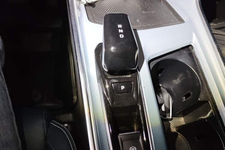 Used Geely Auto Jiajie 2023 Geely Jiaji L 1.5TD DCT Luxury Model Gear Lever