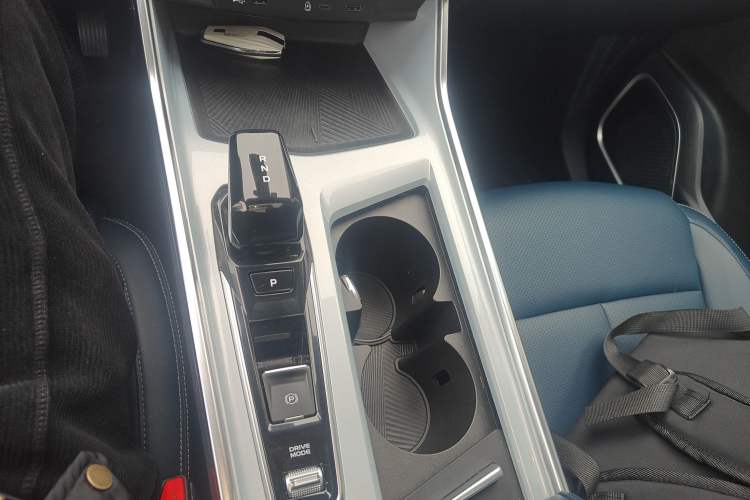 Used Geely Auto Jiajie 2023 Geely Jiaji L 1.5TD DCT Luxury Model Gear Lever