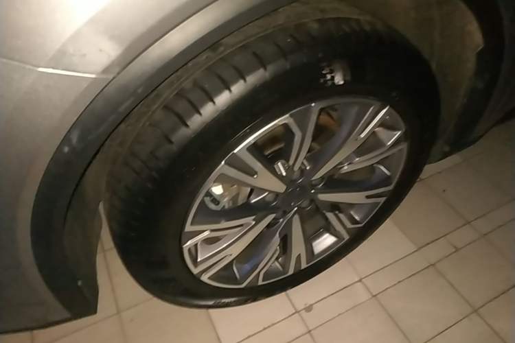 Used Geely Auto Jiajie 2023 Geely Jiaji L 1.5TD DCT Luxury Model Left Front Wheel Hub