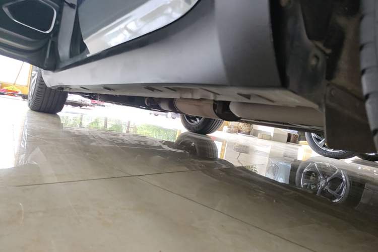 Used Geely Auto Jiajie 2023 Geely Jiaji L 1.5TD DCT Luxury Model Left Side Sill