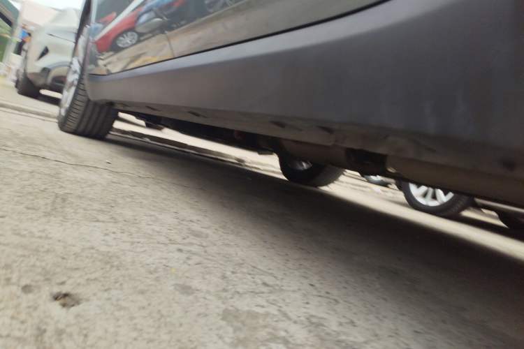 Used Geely Auto Jiajie 2023 Geely Jiaji L 1.5TD DCT Luxury Model Left Side Sill