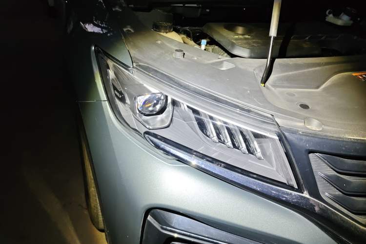 Used Geely Auto Jiajie 2023 Geely Jiaji L 1.5TD DCT Luxury Model Right Front Headlight