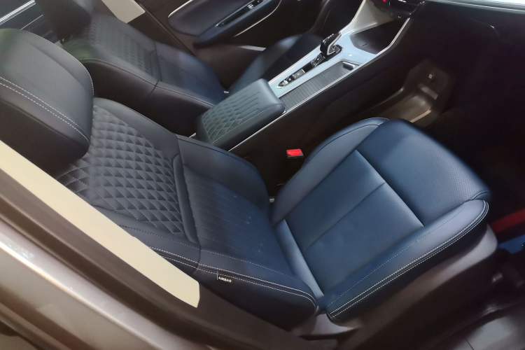 Used Geely Auto Jiajie 2023 Geely Jiaji L 1.5TD DCT Comfort Edition Right Front Seat