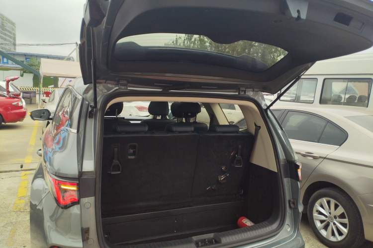 Used Geely Auto Jiajie 2023 Geely Jiaji L 1.5TD DCT Luxury Model Trunk