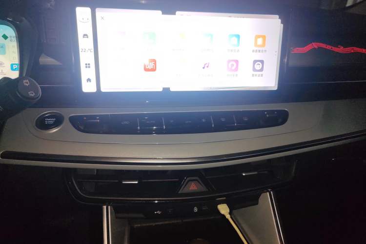 Used Geely Auto Jiajie 2023 Geely Jiaji L 1.5TD DCT Luxury Model Audio And AC Panel