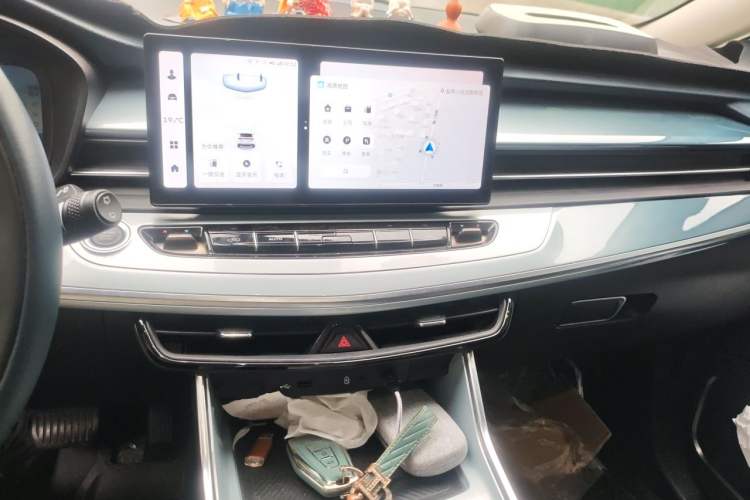 Used Geely Auto Jiajie 2023 Geely Jiaji L 1.5TD DCT Luxury Model Audio And AC Panel