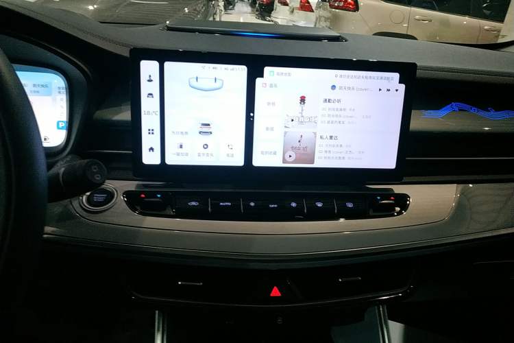 Used Geely Auto Jiajie 2023 Geely Jiaji L 1.5TD DCT Luxury Model Audio And AC Panel