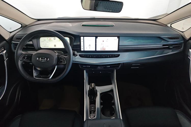 Used Geely Auto Jiajie 2023 Geely Jiaji L 1.5TD DCT Luxury Model Center Console