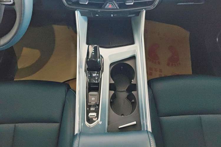 Used Geely Auto Jiajie 2023 Geely Jiaji L 1.5TD DCT Luxury Model Gear Lever