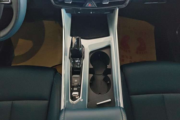 Used Geely Auto Jiajie 2023 Geely Jiaji L 1.5TD DCT Luxury Model Gear Lever
