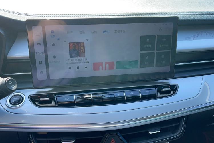 Used Geely Auto Jiajie 2023 Geely Jiaji L 1.5TD DCT Luxury Model Audio And AC Panel
