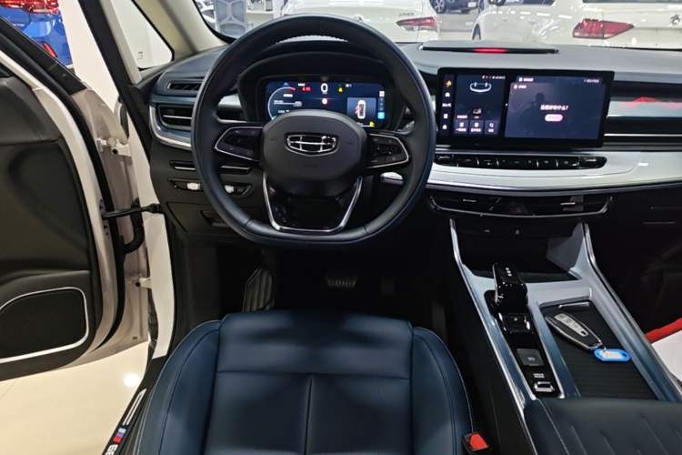 Used Geely Auto Jiajie 2023 Geely Jiaji L 1.5TD DCT Luxury Model Audio And AC Panel