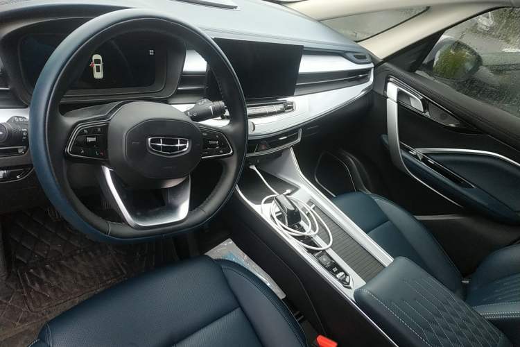 Used Geely Auto Jiajie 2023 Geely Jiaji L 1.5TD DCT Luxury Model Center Console