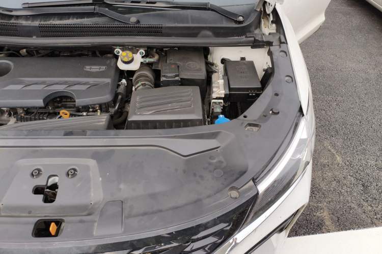 Used Geely Auto Jiajie 2023 Geely Jiaji L 1.5TD DCT Luxury Model Engine Bay Left