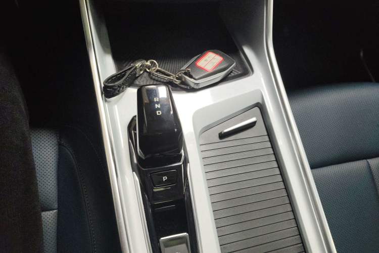 Used Geely Auto Jiajie 2023 Geely Jiaji L 1.5TD DCT Comfort Edition Gear Lever