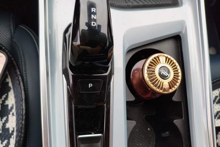 Used Geely Auto Jiajie 2023 Geely Jiaji L 1.5TD DCT Luxury Model Gear Lever