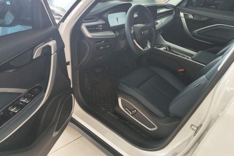 Used Geely Auto Jiajie 2023 Geely Jiaji L 1.5TD DCT Luxury Model Interior 2