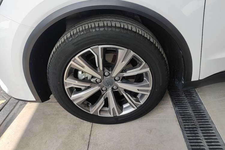 Used Geely Auto Jiajie 2023 Geely Jiaji L 1.5TD DCT Luxury Model Left Front Wheel Hub