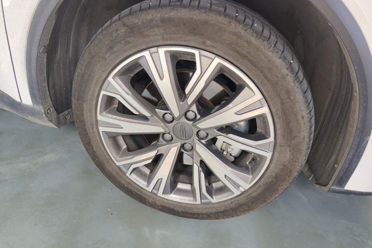 Used Geely Auto Jiajie 2023 Geely Jiaji L 1.5TD DCT Luxury Model Right Front Wheel Hub