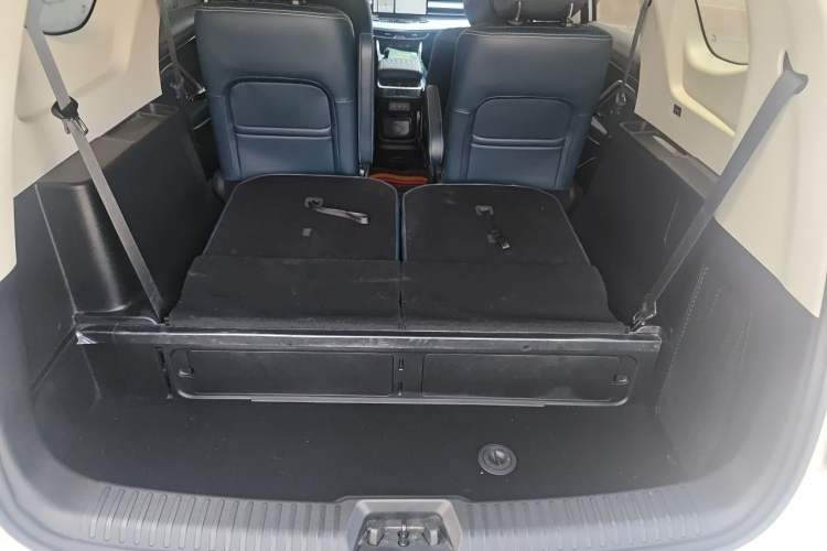 Used Geely Auto Jiajie 2023 Geely Jiaji L 1.5TD DCT Comfort Edition Trunk