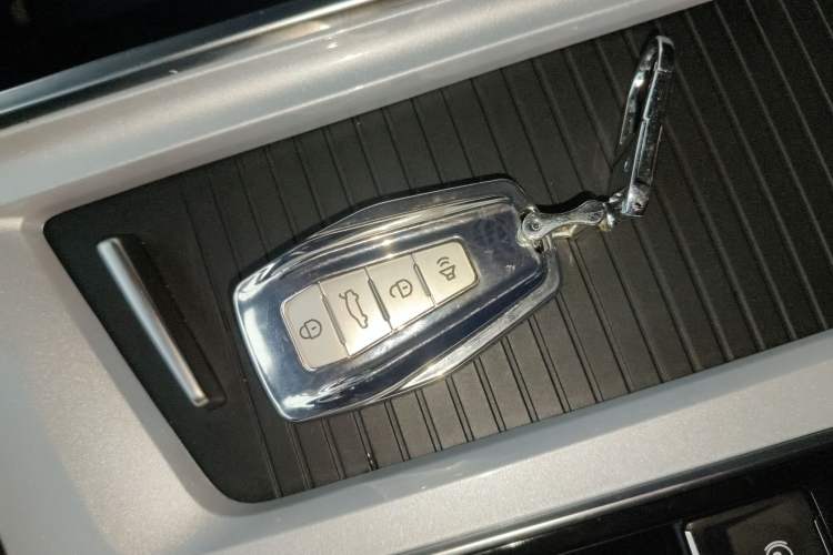 Used Geely Auto Jiajie 2023 Geely Jiaji L 1.5TD DCT Luxury Model Vehicle Key