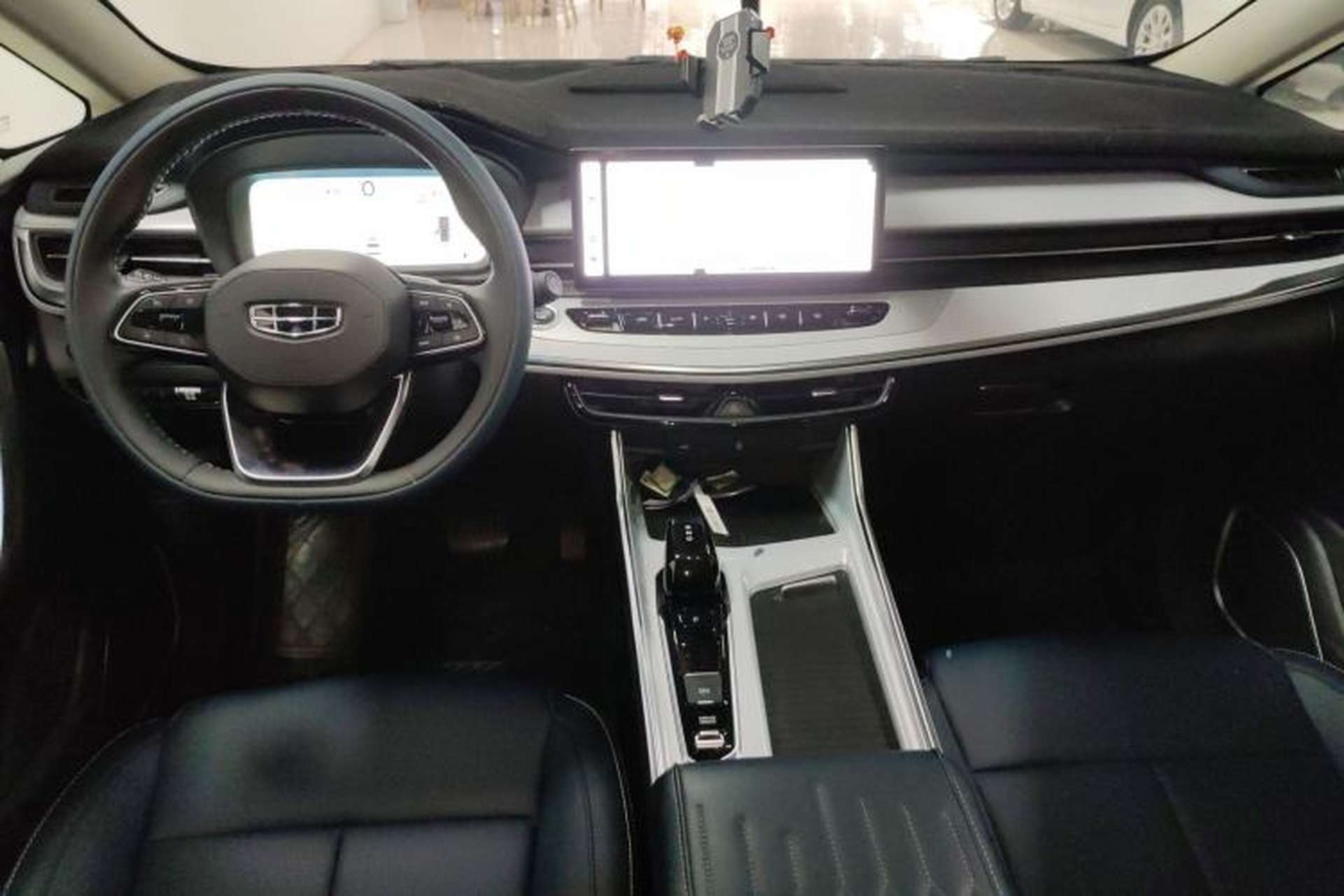 Used Geely Auto Jiajie 2025 1.5TD DCT Pengcheng Edition Center Console