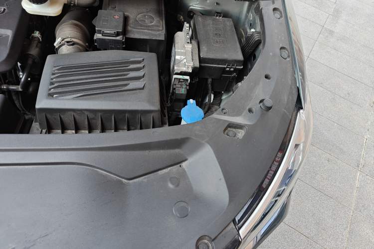 Used Geely Auto Jiajie 2025 1.5TD DCT Pengcheng Edition Engine Bay Left