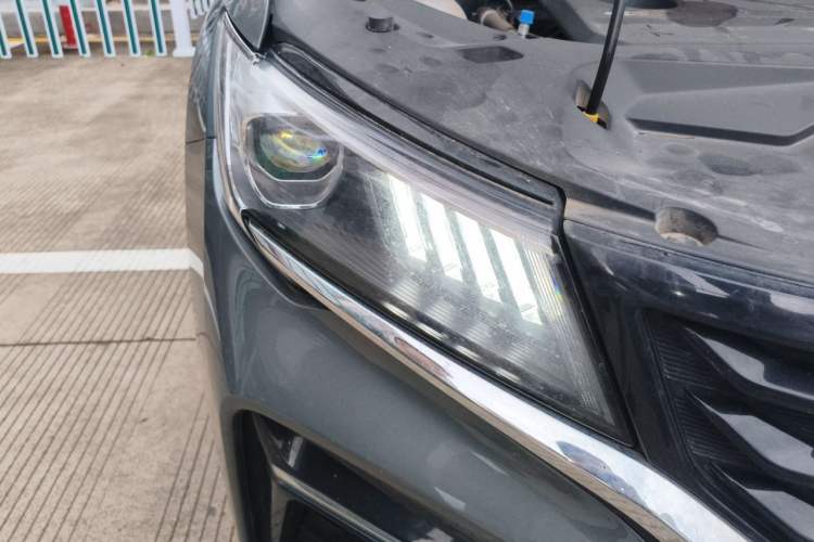 Used Geely Auto Jiajie 2025 1.5TD DCT Dragon Edition Right Front Headlight