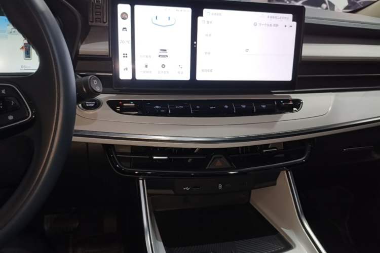 Used Geely Auto Jiajie 2025 1.5TD DCT Pengcheng Edition Audio And AC Panel