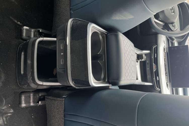 Used Geely Auto Jiajie 2025 1.5TD DCT Pengcheng Edition Interior 4
