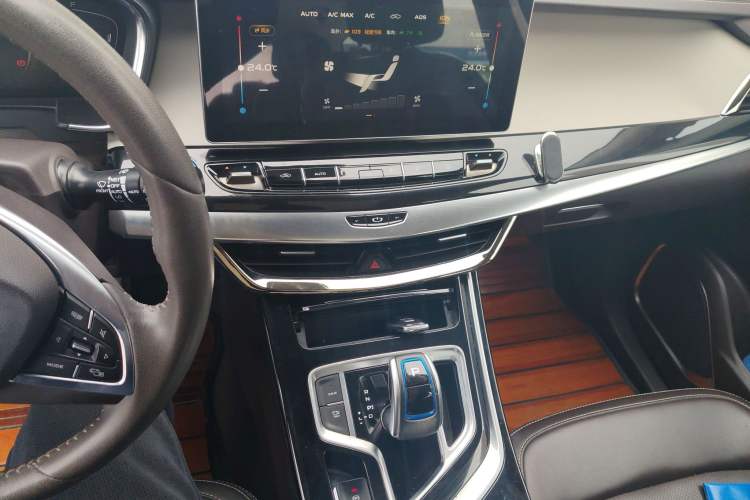 Used Geely Auto Jiajie New Energy 2019 1.5TD PHEV Deluxe Edition Audio And AC Panel