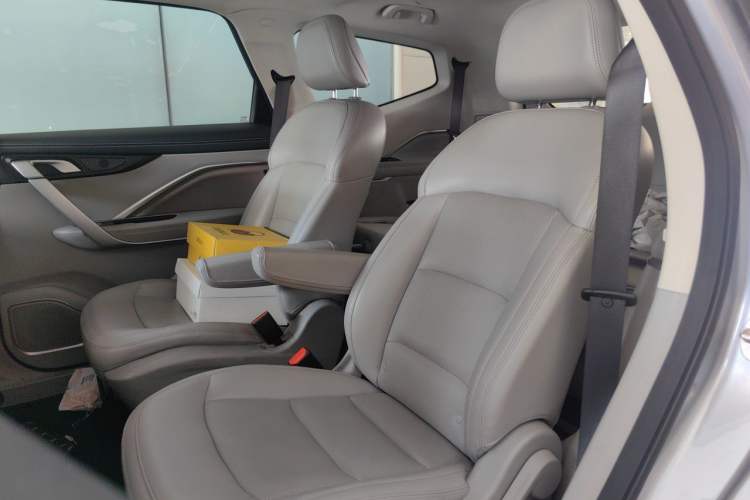Used Geely Auto Jiajie New Energy 2019 1.5TD PHEV Yaoxiang Edition Left Rear Seat