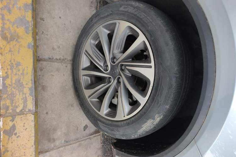 Used Geely Auto Jiajie New Energy 2019 1.5TD PHEV Deluxe Edition Right Front Wheel Hub