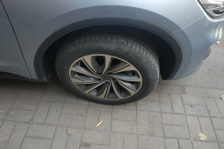 Used Geely Auto Jiajie New Energy 2019 1.5TD PHEV Deluxe Edition Right Front Wheel Hub