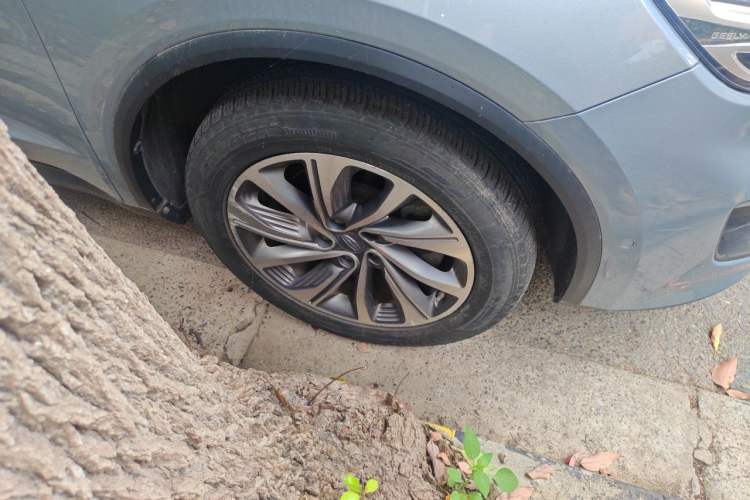 Used Geely Auto Jiajie New Energy 2019 1.5TD PHEV Deluxe Edition Right Front Wheel Hub