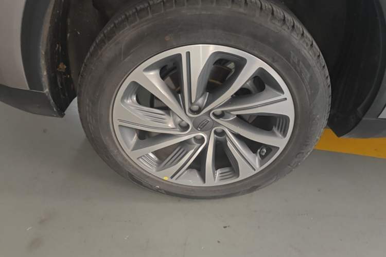 Used Geely Auto Jiajie New Energy 2019 1.5TD PHEV Deluxe Edition Right Rear Wheel Hub