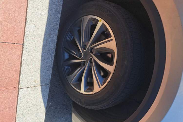 Used Geely Auto Jiajie New Energy 2019 1.5TD PHEV Deluxe Edition Right Front Wheel Hub