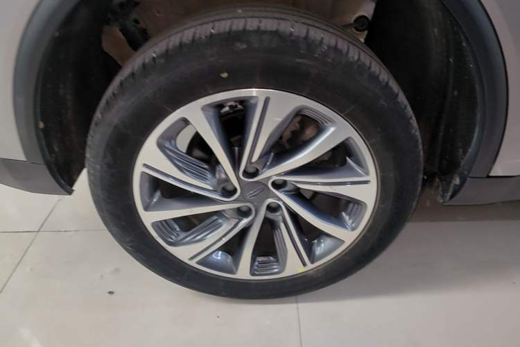 Used Geely Auto Jiajie New Energy 2019 1.5TD PHEV Deluxe Edition Right Rear Wheel Hub